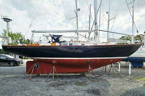 Picture Of: 1972 Hinckley Bermuda 40 Wind Swept