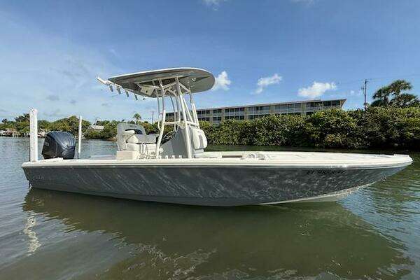 Picture Of: 2022 Pathfinder 2500 Hybrid 