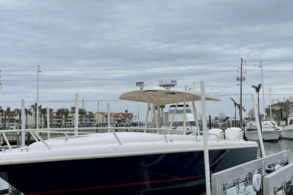 Picture Of: 2008 Intrepid 323 Cuddy 