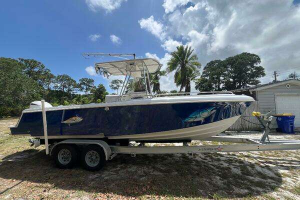 Picture Of: 1998 Blue Fin 25 Center Console 