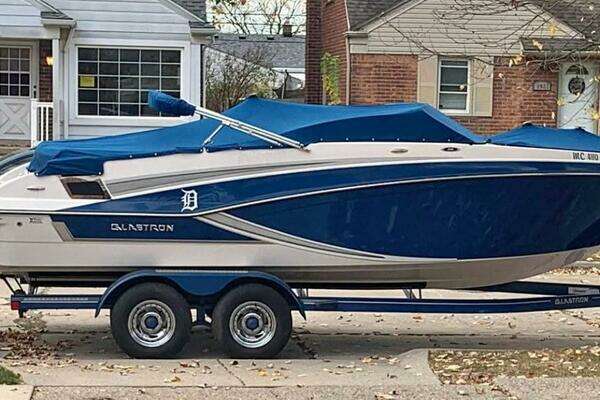 Picture Of: 2018 Glastron GT 245 