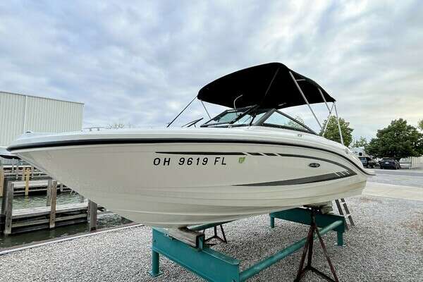 Picture Of: 2015 Sea Ray 19 SPX 