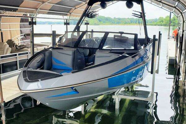 Picture Of: 2020 Axis T23 