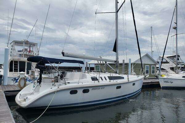 Picture Of: 1998 Hunter 376 Tip Top