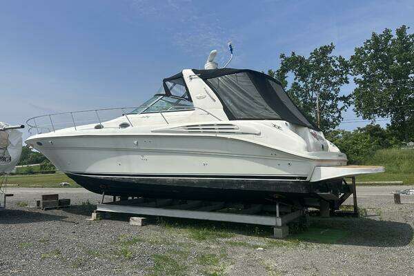 Picture Of: 1999 Sea Ray 400 Sundancer 