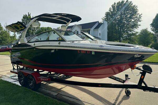 Picture Of: 2018 Bryant Calandra 