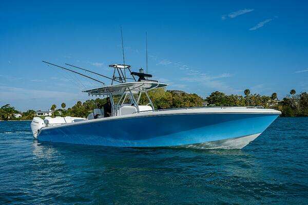 Picture Of: 2013 Bahama CC w/Quad V10s T/T Waterfront