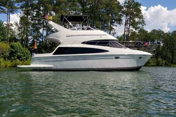 Picture Of: 2004 Carver 360 Sport Sedan 