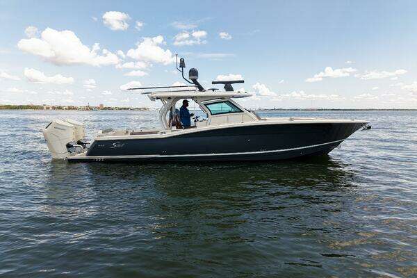 Picture Of: 2023 Scout 400 LXF LUCKY 24 II