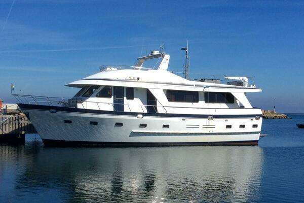 Picture Of: 1983 Sea Ranger MKII Pilothouse Flybridge Trawler 
