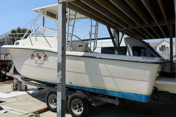 Picture Of: 2005 Sea Boss 235 Walkaround 