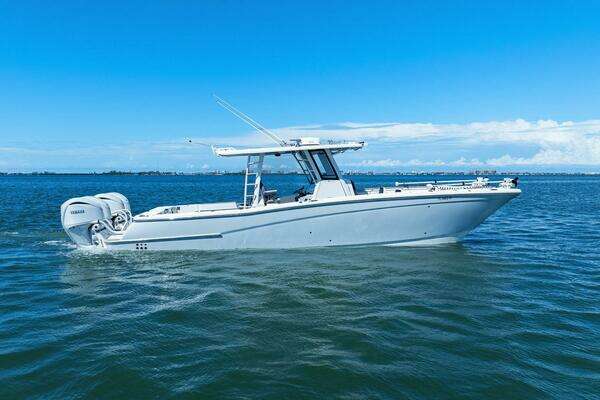 Picture Of: 2022 World Cat 400 CC-X 