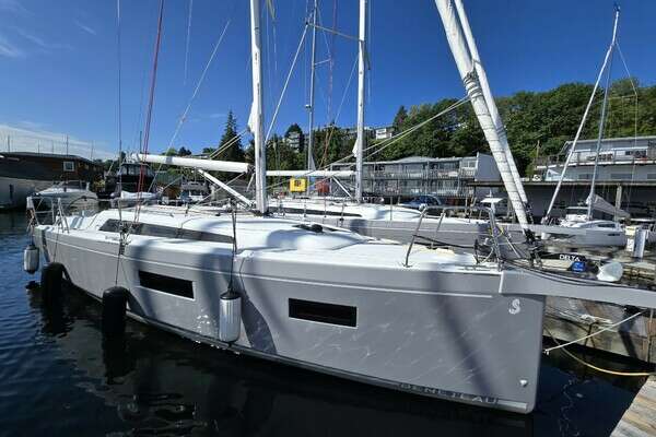 Picture Of: 2023 Beneteau Oceanis 34.1 Livsstilar Reserved
