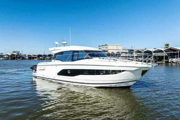 Picture Of: 2020 Prestige 420S Karen Ann III