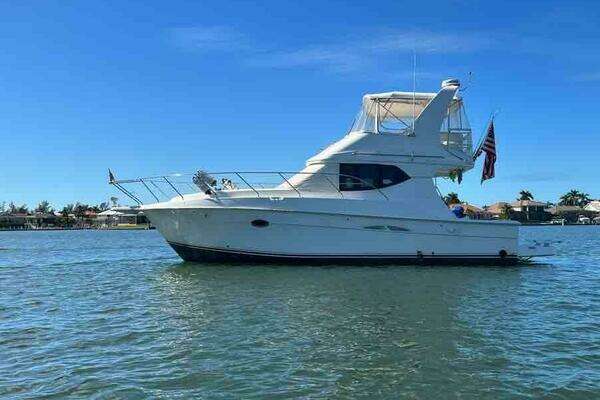 Picture Of: 2005 Silverton 34c Sub-Lime