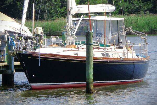 Picture Of: 1983 Bristol 41.1 CATTYWAMPUS