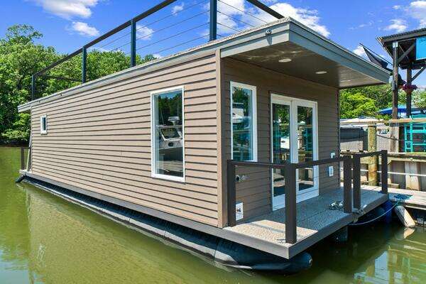 Picture Of: 2025 Custom Hank's 40 Houseboat 