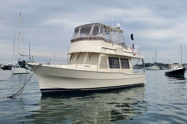 Picture Of: 2004 Mainship 400 Trawler Pathfinder