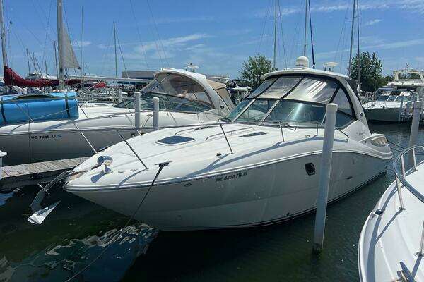 Picture Of: 2007 Sea Ray 310 Sundancer 