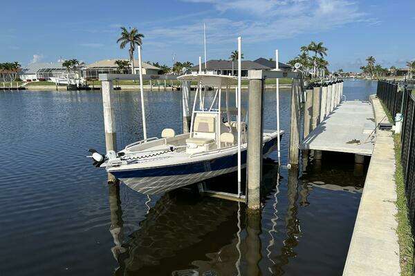 Picture Of: 2019 Pathfinder 2200 CC 