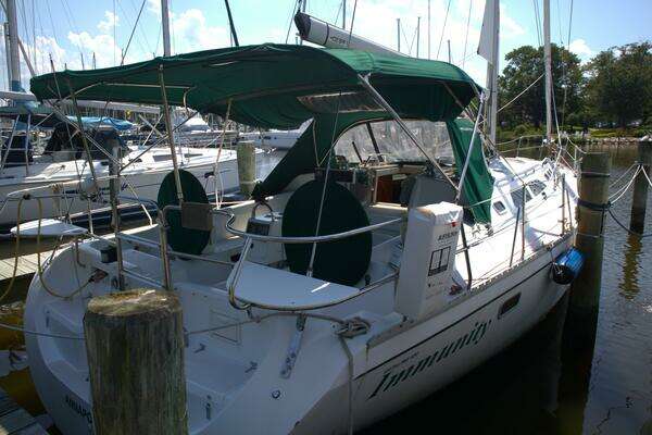 Picture Of: 1996 Catalina 400 Immunity