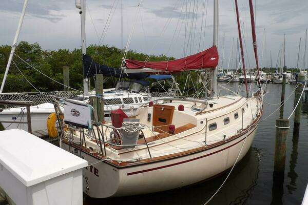 Picture Of: 1990 Island Packet 32 OVERBYTE