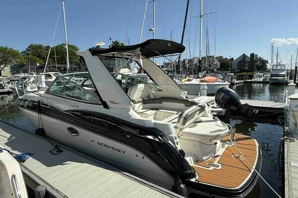 Picture Of: 2013 Monterey 280 SCR 