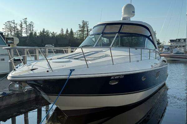 Picture Of: 2006 Cruisers Yachts 420 Express Ciel Rouge