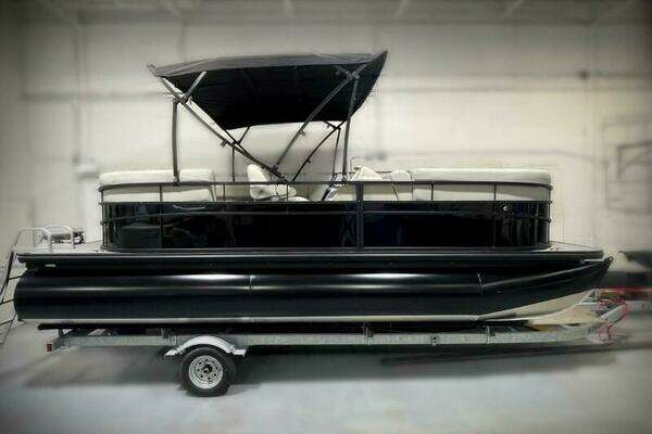 Picture Of: 2024 Vision WX Tritoon WX-003