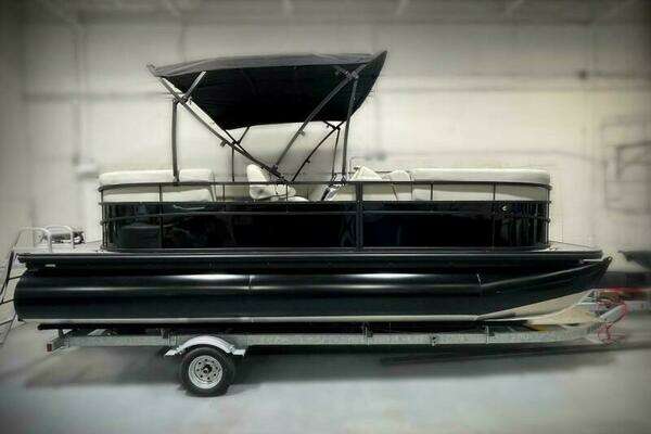 Picture Of: 2024 Vision WX Tritoon WX-003