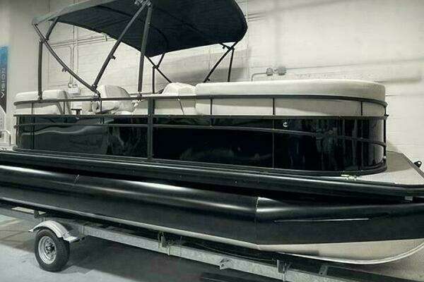 Picture Of: 2024 Vision WX Tritoon WX-001