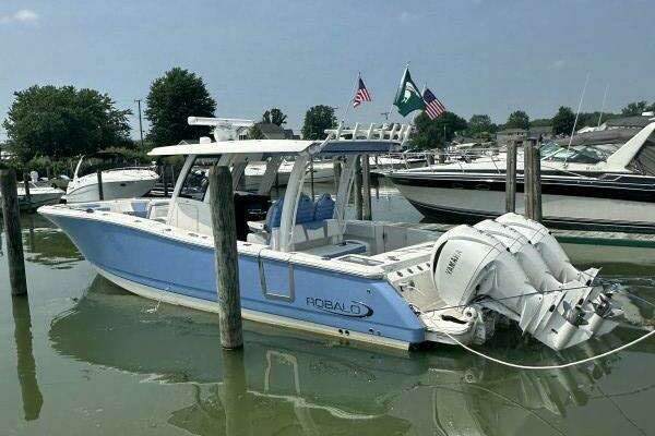 Picture Of: 2023 Robalo R360 