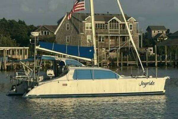 Picture Of: 2012 TomCat 9.70 S JOYRIDE