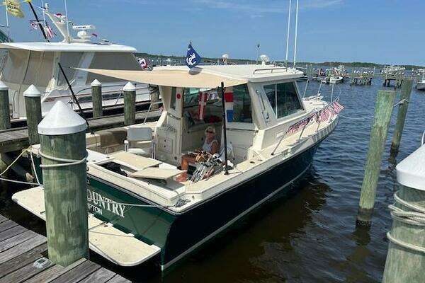 Picture Of: 1996 Albin 31 Tournament Express Low Country