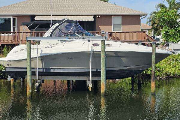 Picture Of: 2007 Sea Ray  
