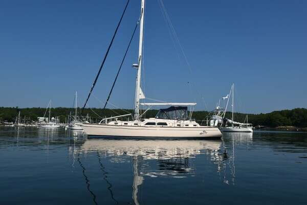 Picture Of: 2004 Island Packet 485 CHINOOK