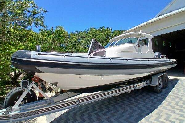 Picture Of: 2002 Protector 28 Targa BLT