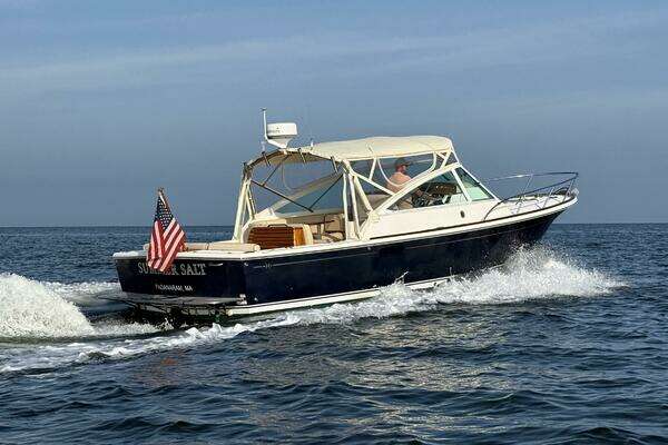 Picture Of: 2009 Hunt Yachts Harrier 29 Summer Salt 
