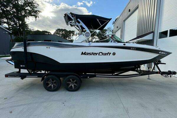 Picture Of: 2019 Mastercraft 24X 