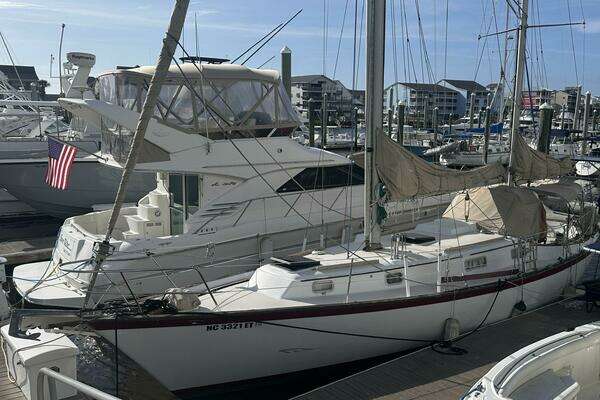 Picture Of: 1977 Pearson 365 Ketch Lua