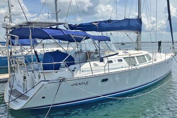 Picture Of: 2002 Jeanneau 43DS 