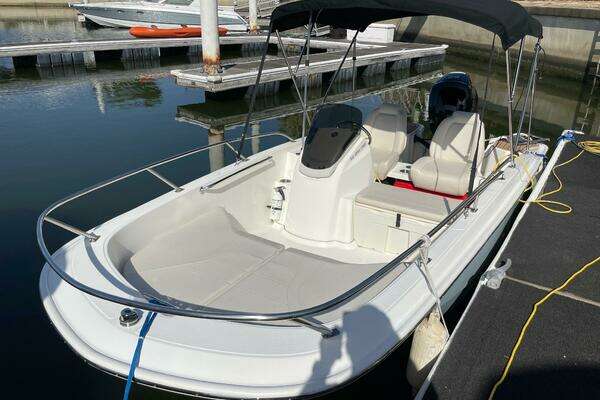 Picture Of: 2021 Boston Whaler  