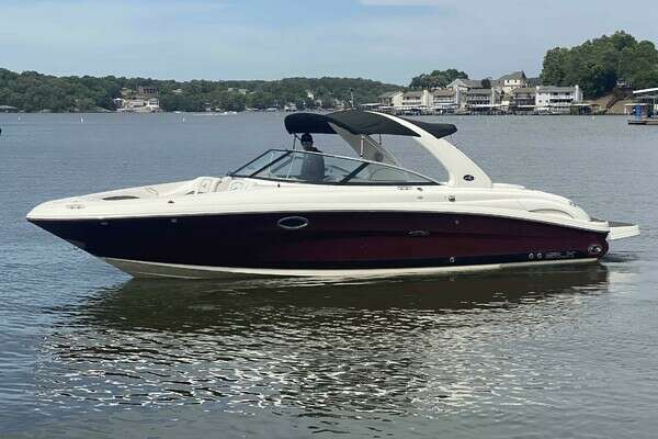 Picture Of: 2007 Sea Ray 290 SLX 