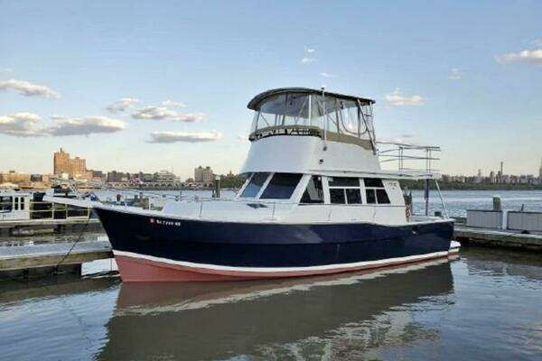 Picture Of: 2000 Mainship 390 Donary