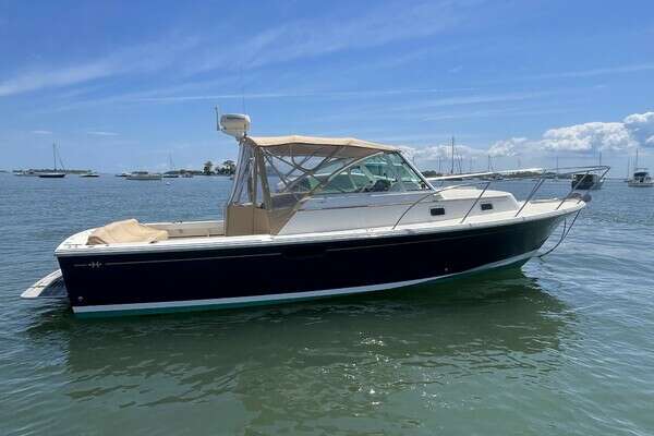 Picture Of: 2004 Hunt Yachts Surfhunter 