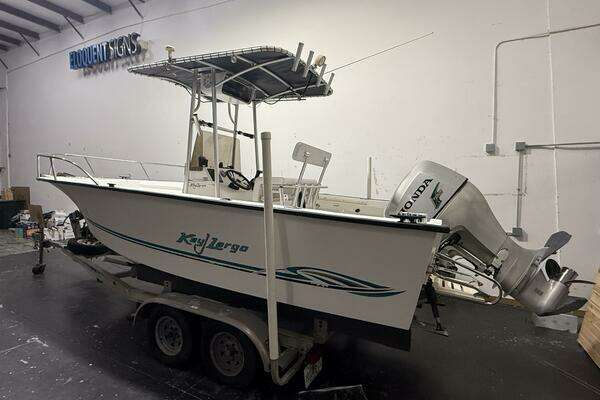 Picture Of: 2002 Key Largo 2100 CC 