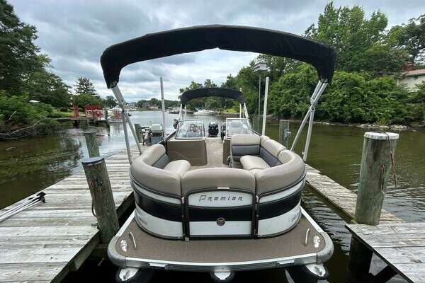 Picture Of: 2013 Premier 250 S-Series 