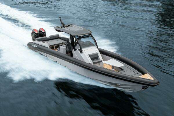 Picture Of: 2025 Skipper grey 