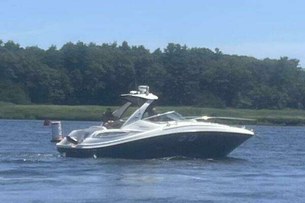 Picture Of: 2008 Sea Ray Sundancer 310 NO WOKE ZONE