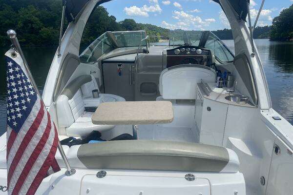 Picture Of: 2008 Sea Ray 290 Sundancer 